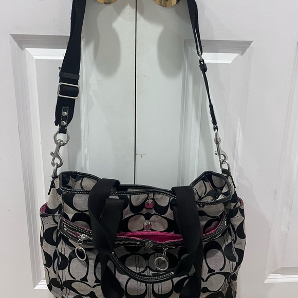Coach diaper bag. Lots of easily accessible pockets, compartments.. inside & out - Picture 3 of 4